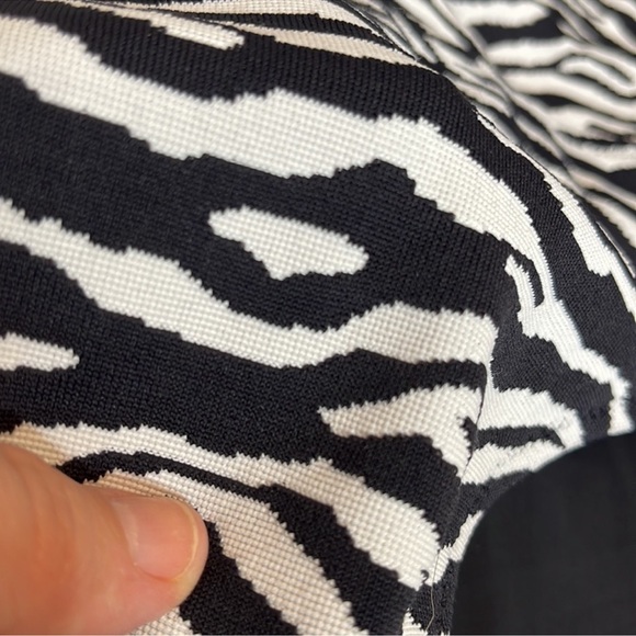 Solid & Striped Issi One Shoulder Zebra Jacquard Print One Piece Swimsuit Large - Picture 8 of 15